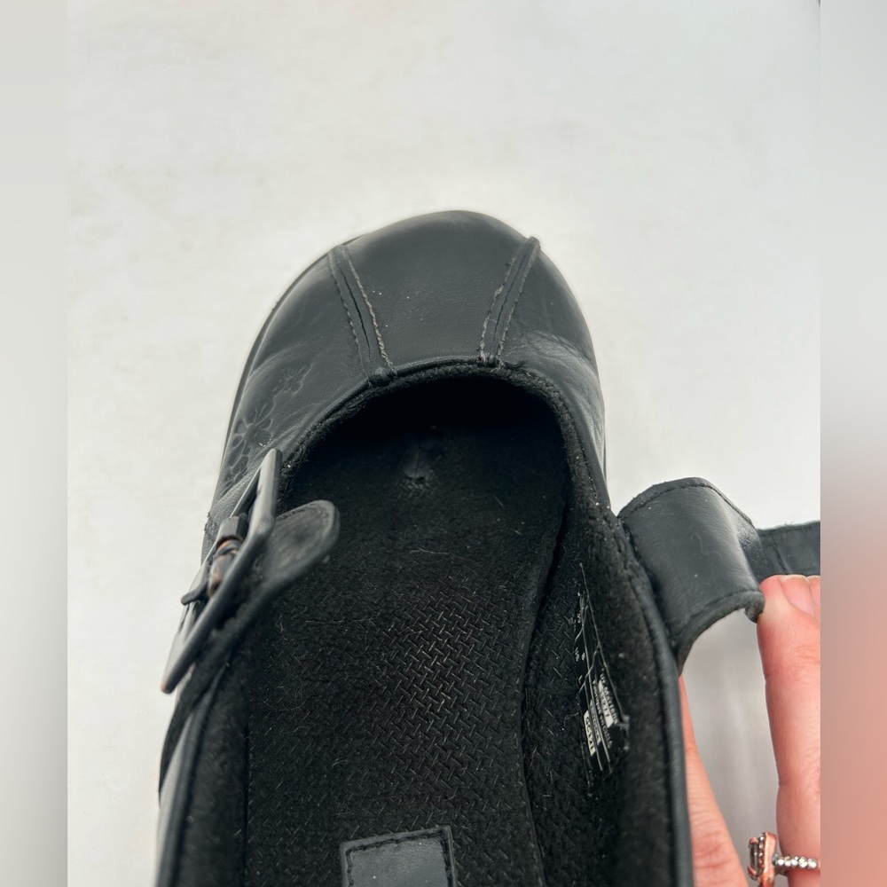RARE Vtg Dr. Martens Women's 8
Black Leather Daisy Flower Shoes
Chunky Mary Jane - Picture 17 of 17